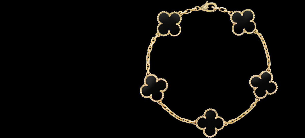 НОВЫЙ Браслет Vintage Alhambra VCARA41300 Браслет Van Cleef & Arpels Vintage Alhambra Onyx Сравнить Быстрый просмотр Добавить в список желаний Браслет Van Cleef & Arpels Vintage Alhambra